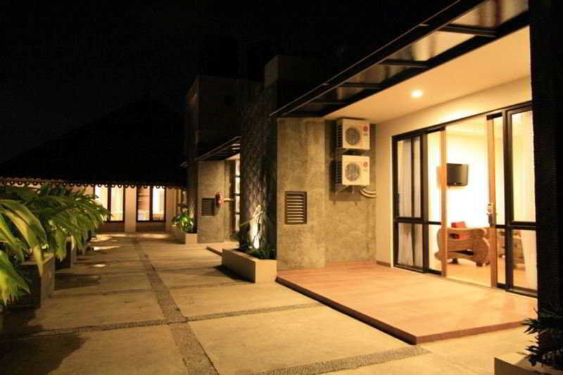 แกรนด์ มาลิโอโบโร ยอกยาการ์ตา Hotel ภายนอก รูปภาพ